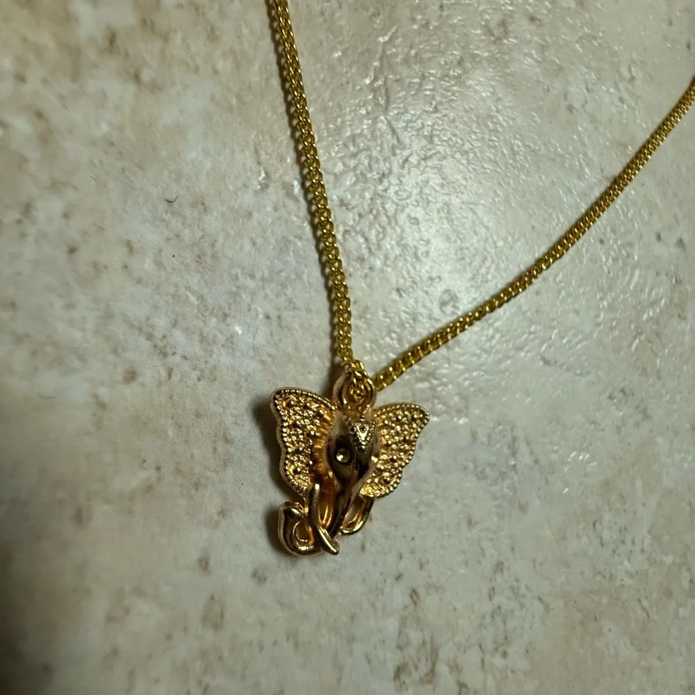 Elegant Gold Elephant Pendant Necklace